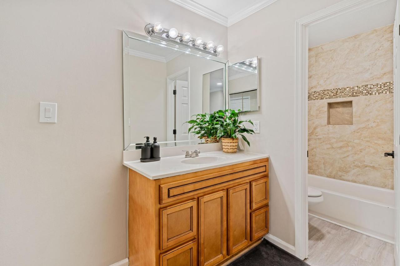 Rm2 - 1Bdr 1Bath Cozy Ensuite Shared Condo Атланта Экстерьер фото